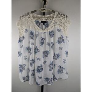 NWOT Lane Bryant crochet shoulder Floral Sheer Short Sleeve Top